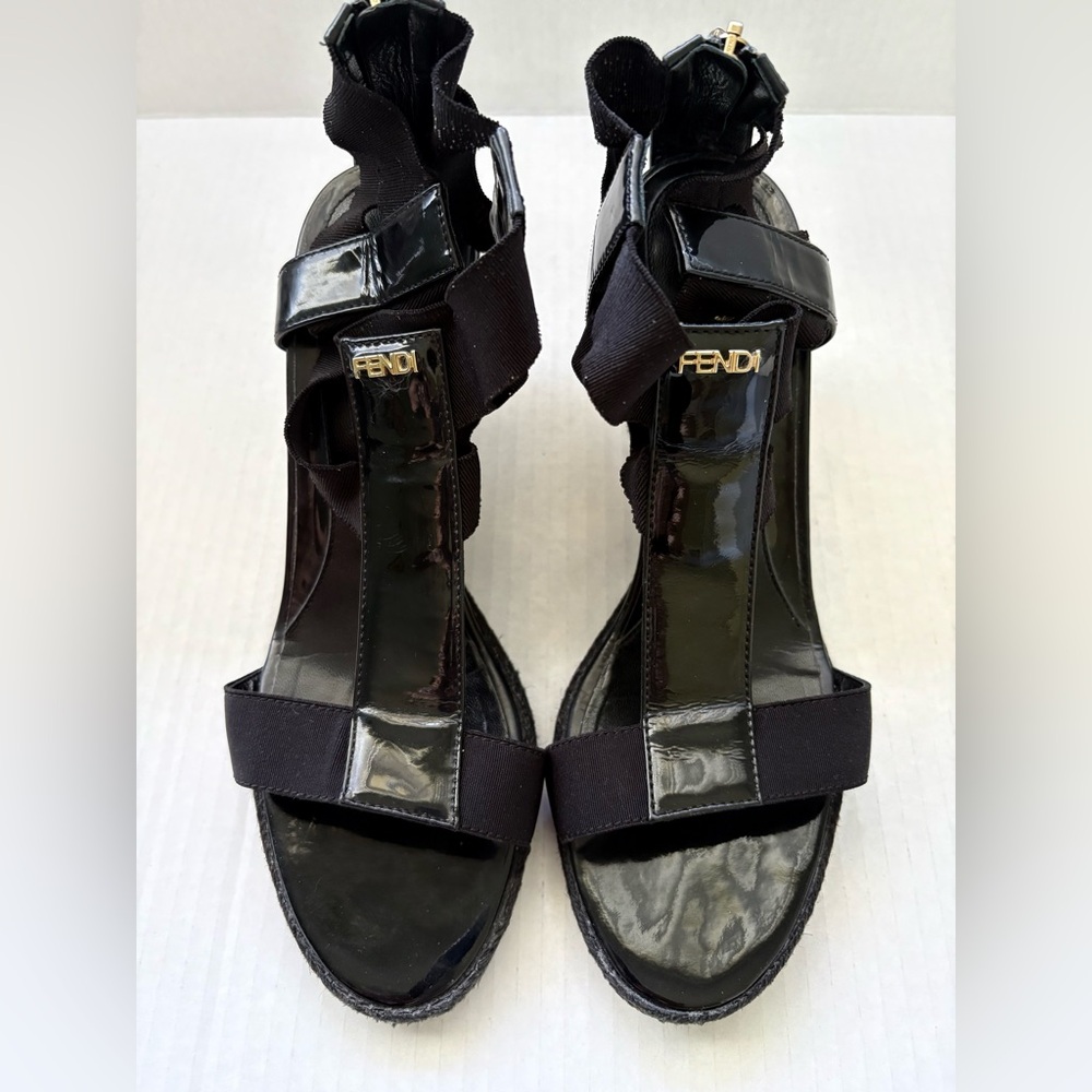 Fendi Black Patent Leather T-strap Wedge Sandals with Logo Hardware Size 38.5/ 8 - Picture 2 of 15